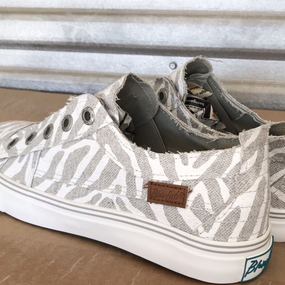 Blowfish Malibu size 7 sneakers - gently used